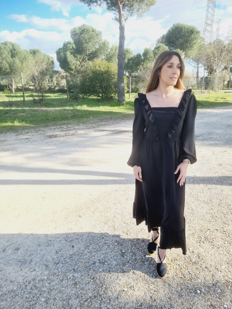 VESTIDO LARGO NEGRO VOLANTES - Imagen 2