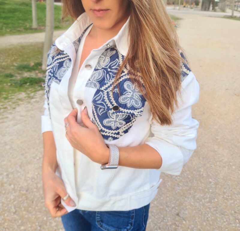 CHAQUETA VAQUERA BLANCA DETALLE BORDADO