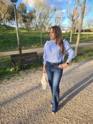 BLUSA CELESTE RAYAS