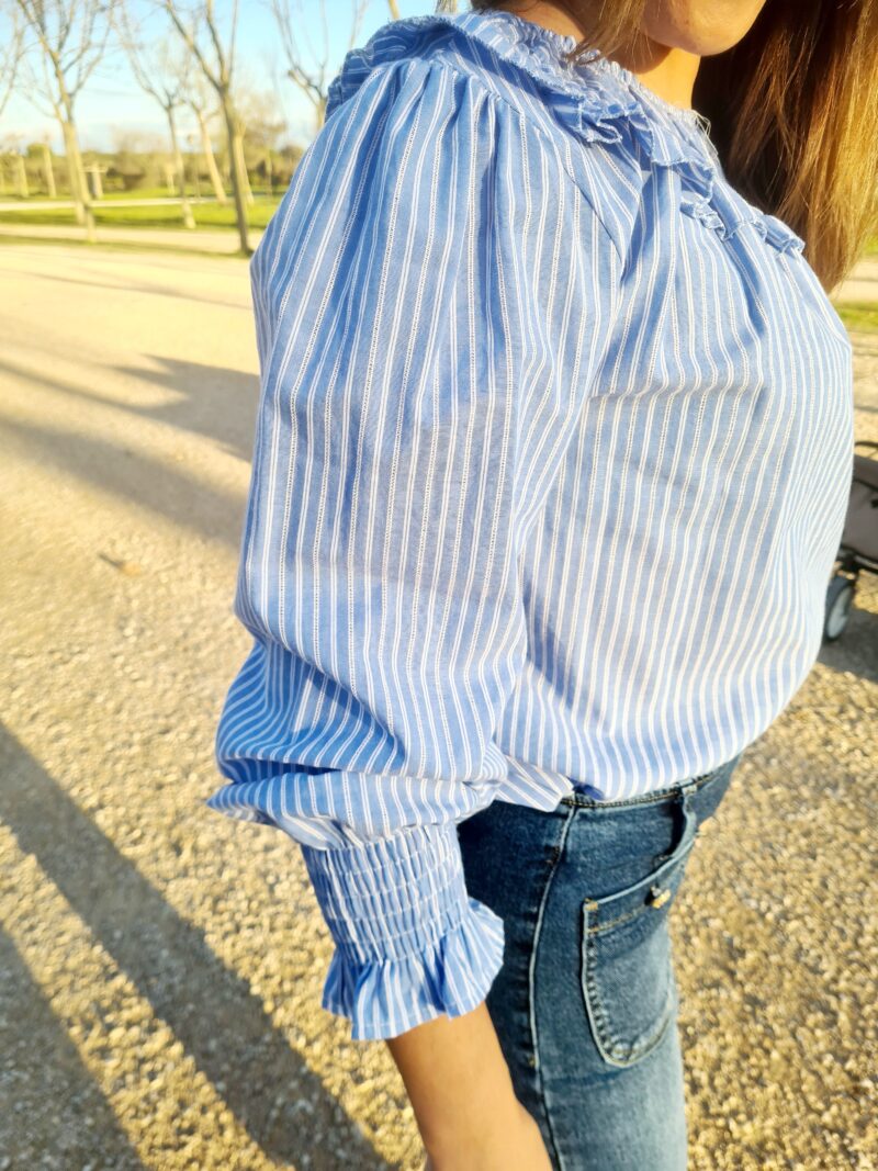 BLUSA CELESTE RAYAS - Imagen 4